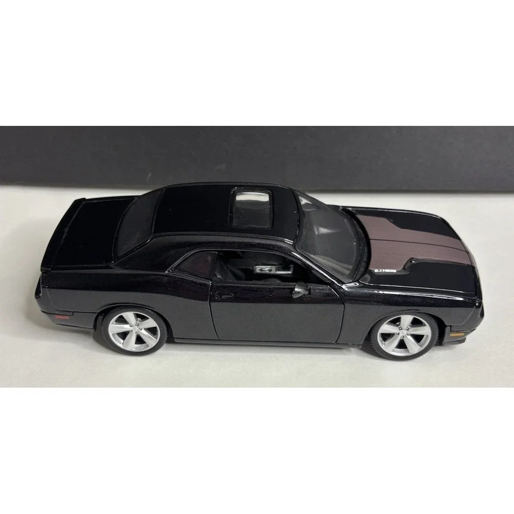 Maisto Dodge 2008 Challenger SRT8 Car Black Brown Diecast 1:24 No Box
